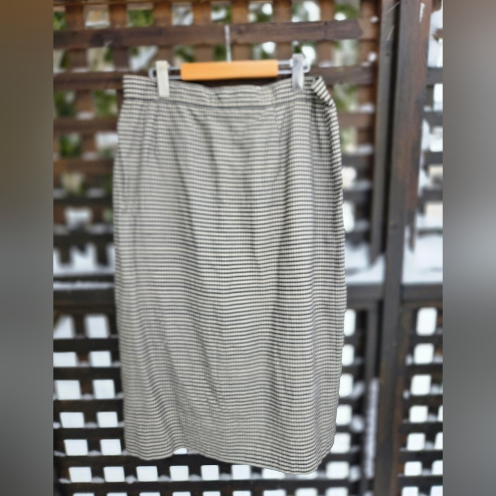 Hand Sewn Pencil Skirt - Picture 4 of 7